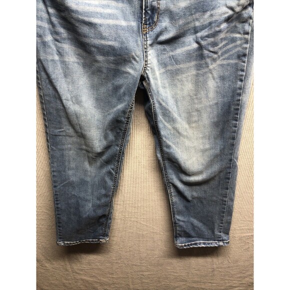 Time And Tru Denim Jeans Size 18 Petite Straight Medium Wash Distressed - Picture 2 of 15